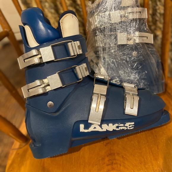 Snowboarding boots - Picture 1 of 5
